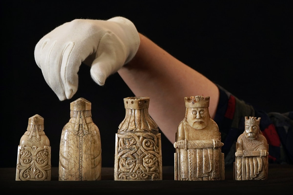 Dr Alice Blackwell with some of the Lewis chess pieces. Copyright Stewart Attwood (13)