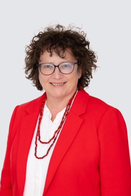 Elin Jones portrait