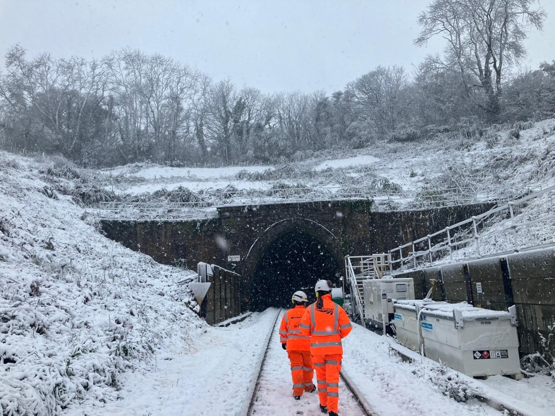 Honiton Tunnel works in the snow (1)