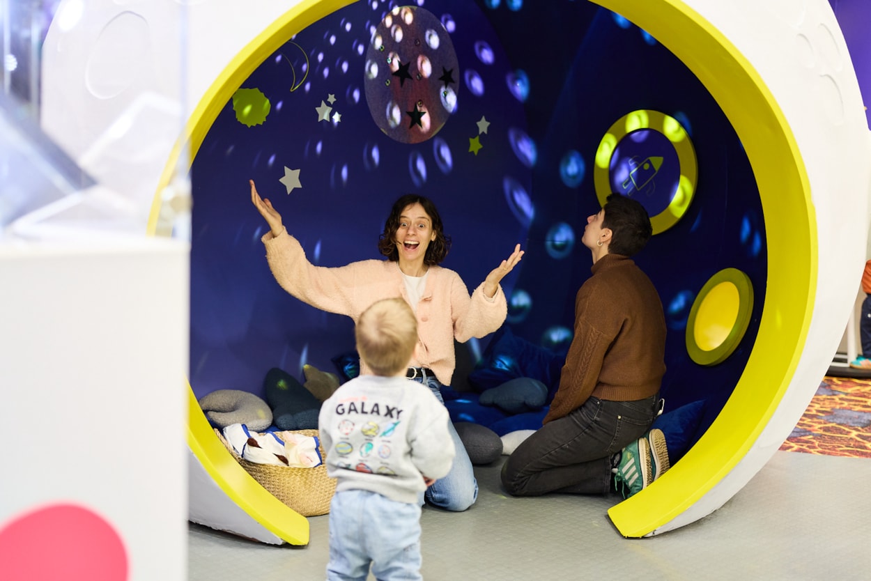 Visitors in 'Story Explorers', Leeds Central Library © British Library Board, photo by David Lindsay 2[1]