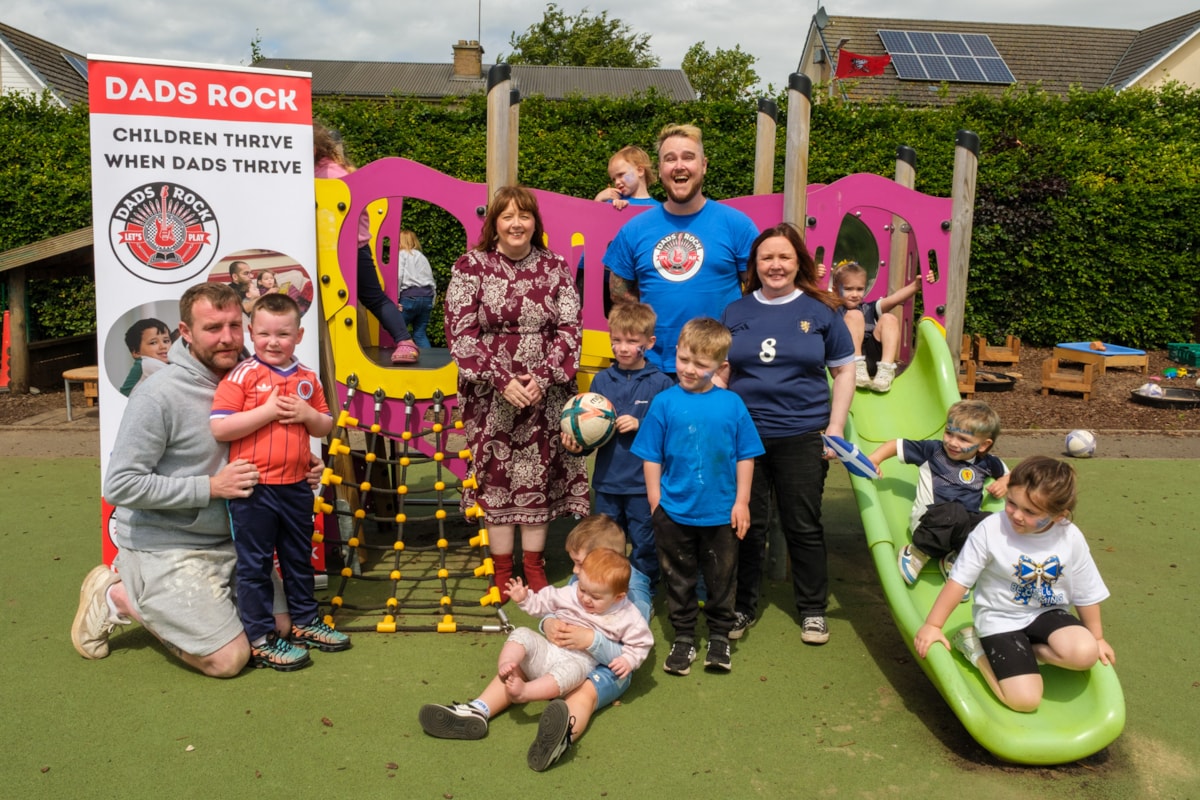 Ryan from Dads Rock at Shortlees ECC with Cllr Cowan, Carol McGregor from Early Years with families at Shortlees ECC