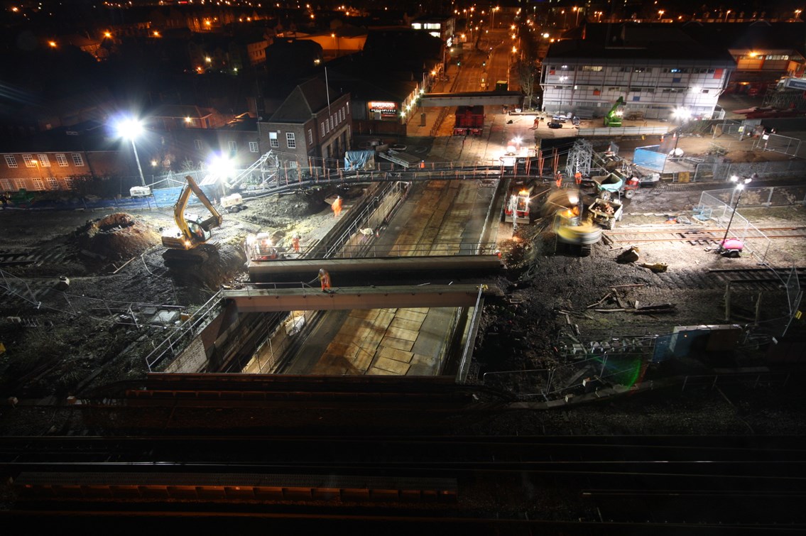 Caversham Road - one down...: The first bridge span is removed