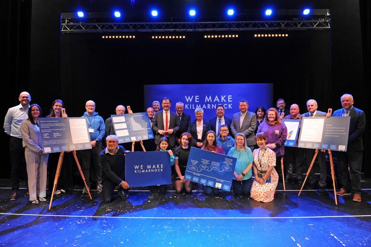 Alex Norris MP with Councillors Reid, Douglas and Watts, Lillian Jones MP, Chief Executive Eddie Fraser, Fiona McKenzie and Willie Mackie