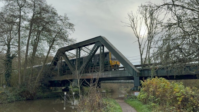 ONE MONTH TO GO: Vital engineering work near Shalford, Surrey to close North Downs Line between Guildford and Gatwick Airport: Shalford bridge