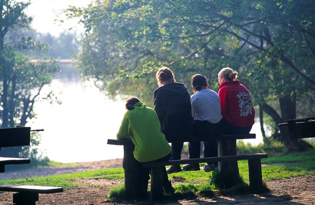 Visitors to Inchcailloch NNR, Loch Lomond ©Lorne Gill/NatureScot