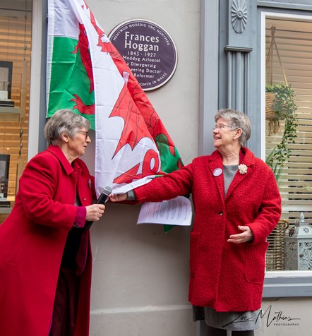 MSJ unveiling Frances Hoggan Purple Plaque