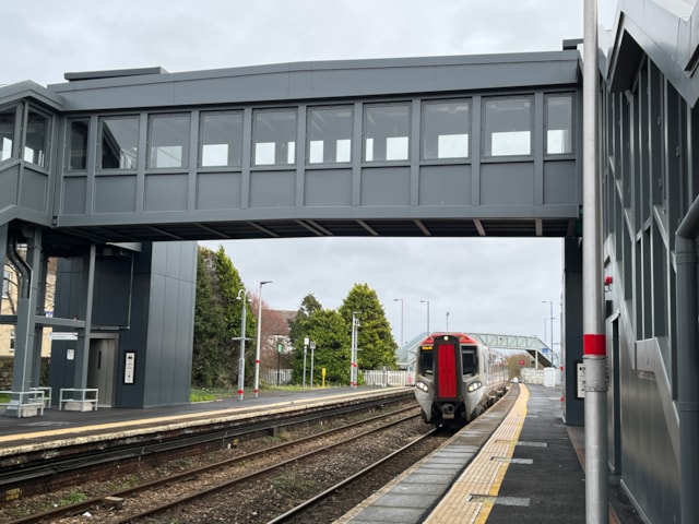 Llanelli AfA train approaching: Llanelli AfA train approaching