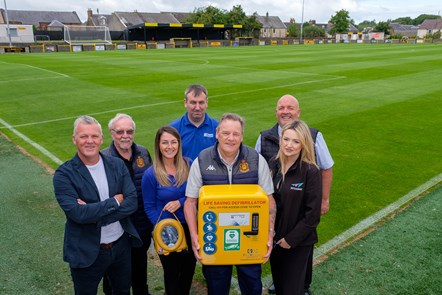 Auchinleck Talbot FC receive defibrillator