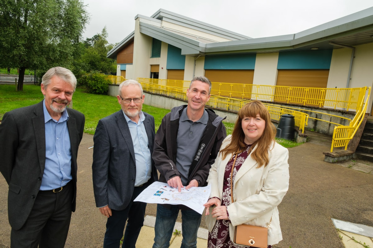 Cllr Barton and Cllr Cowan view the plans for the sensory garden at Willowbank with Andrew Kennedy and Simon Bell