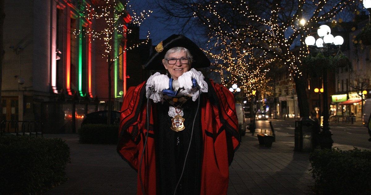 The Mayor of Islington switches on the Christmas lights at Islington Town Hall