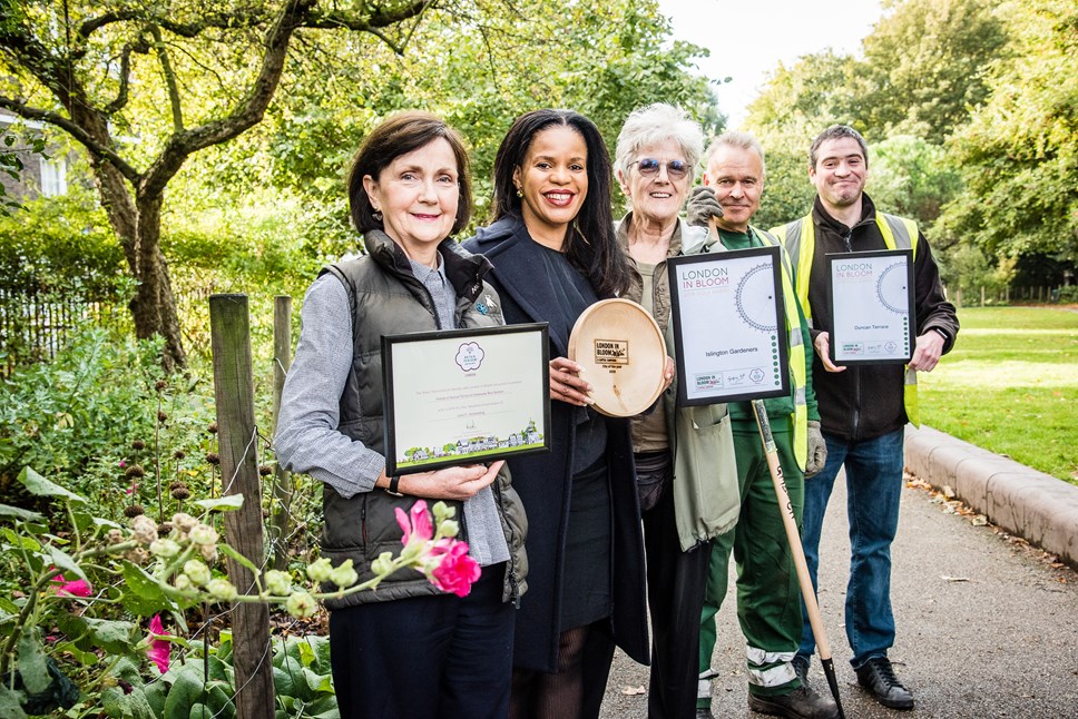 Clare Carolan (Duncan Terrace Gardens Friends), Cllr Claudia Webbe (Executive Member for Environment & Transport), Joy Chamberlin (Islington Gardeners), Frank Peters and Andrew Hillier (Islington Council Parks Team) celebrate Islington's success in the London in Bloom awards