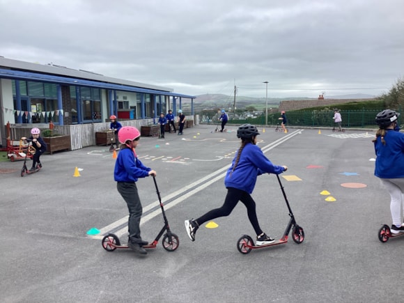Ysgol Glannau Gwaun AT 4