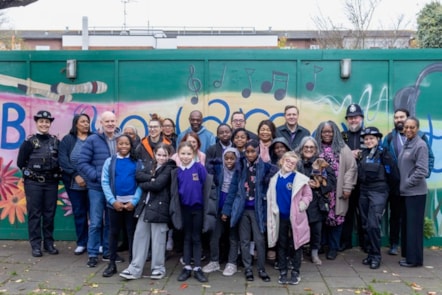7. Cllr Susan Fajana-Thomas OBE, with pupils from Kingsmead and Mandeville primary schools, and members of the Pedro Club, Community Gangs Team and local police