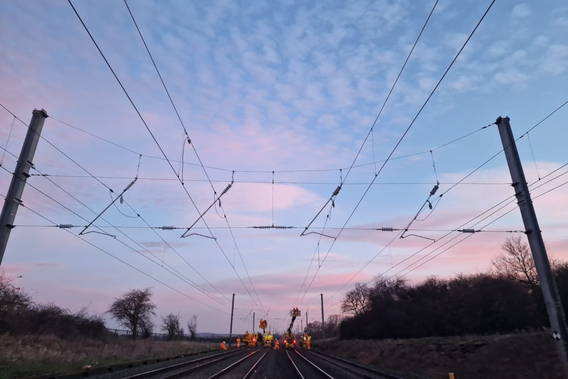 Network Rail teams working on overhead lines in East Mids, Network Rail