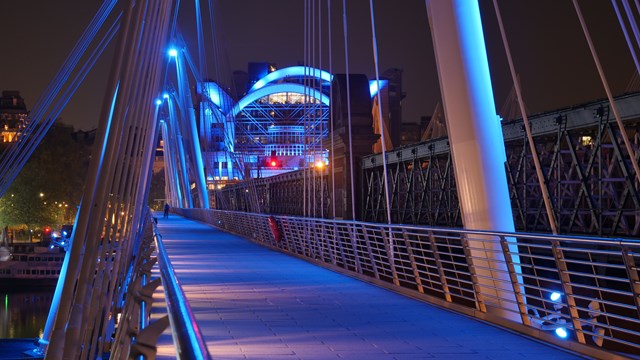 Jubilee bridge - Charing Cross: Jubilee bridge - Charing Cross