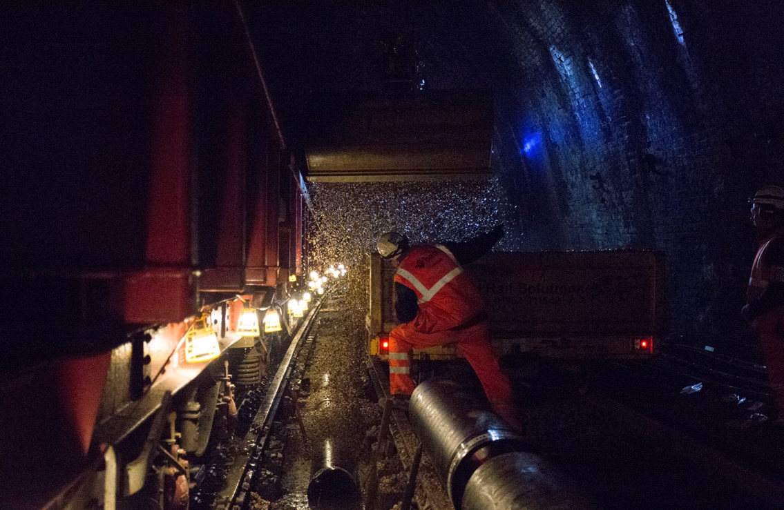 SE Route Easter-Sevenoaks: Unloading shingle to bury the drainage pipes in Sevenoaks Tunnel