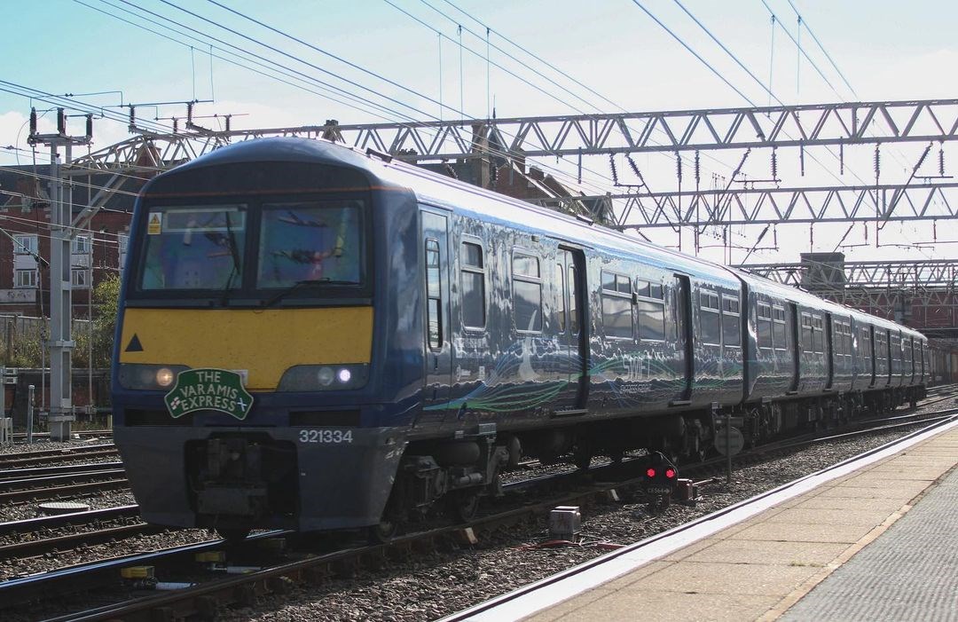 Network Rail and Varamis Rail launches new zero carbon freight service: Repurposed freight train