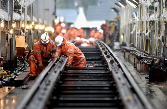 NETWORK RAIL TO DELIVER BANK HOLIDAY RAIL IMPROVEMENT PROGRAMME: Track maintenance