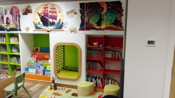 Narberth Library 2 - Llyfrgell Narberth 2