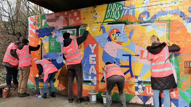 Cleaning up the murals: Cleaning up the murals