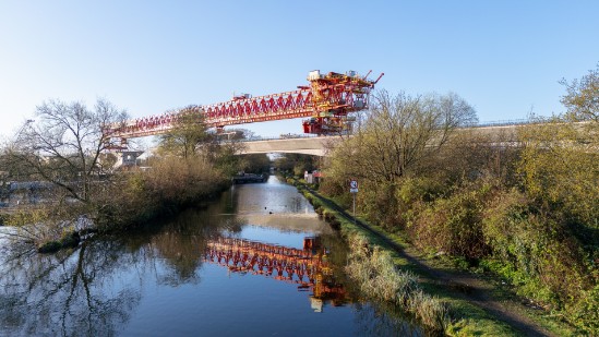 HS2's Colne Valley Viaduct crosses the Grand Union Canal 0085