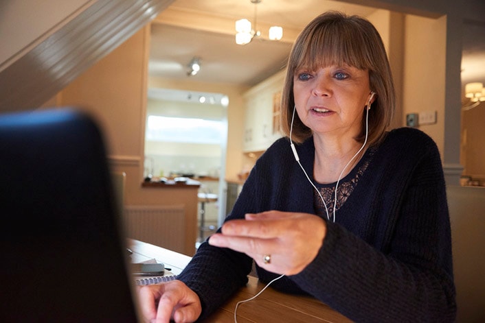Woman online meeting (image)