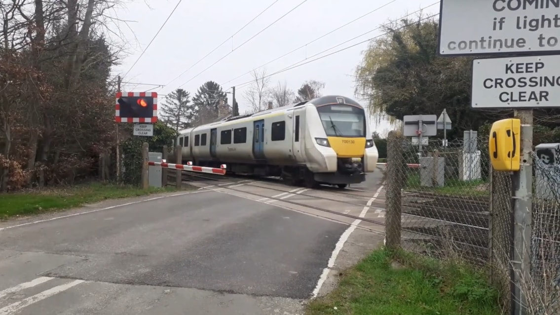 Meldreth Road level crossing work planned for Christmas: ANGLIA Meldreth Road level crossing AHB