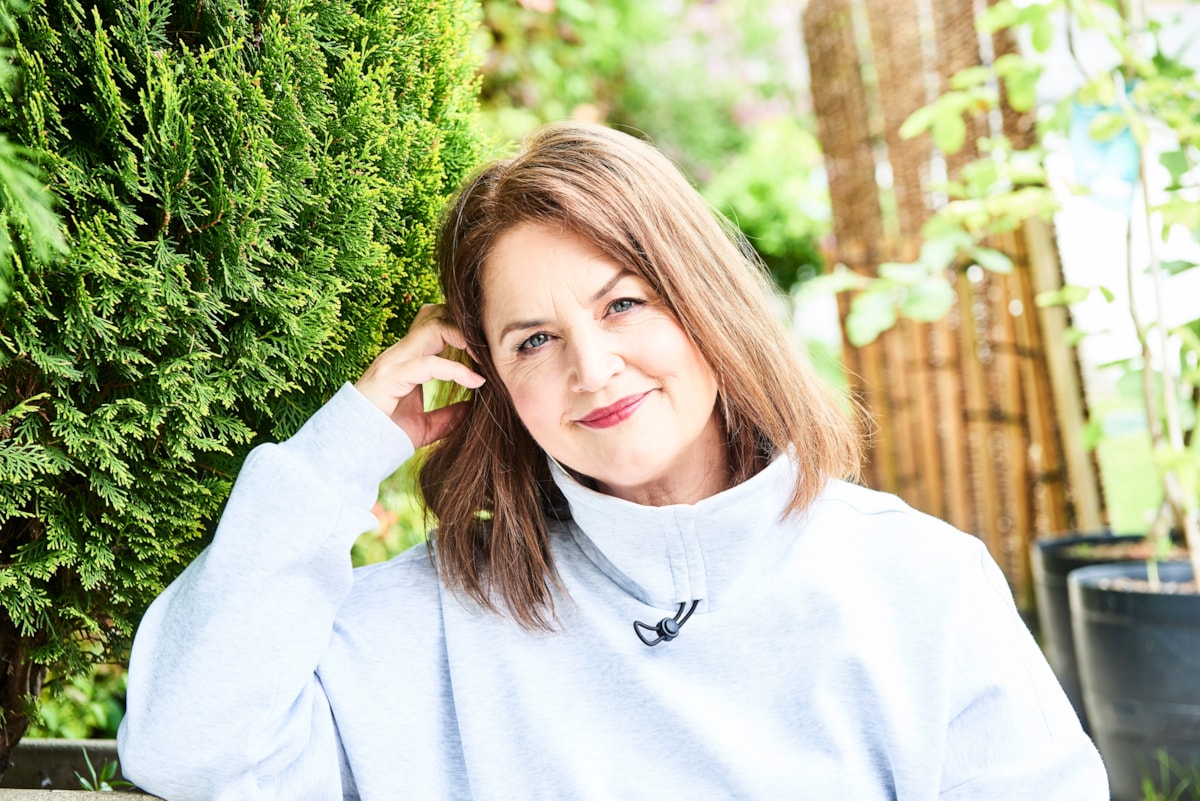 Ruth Jones - headshot