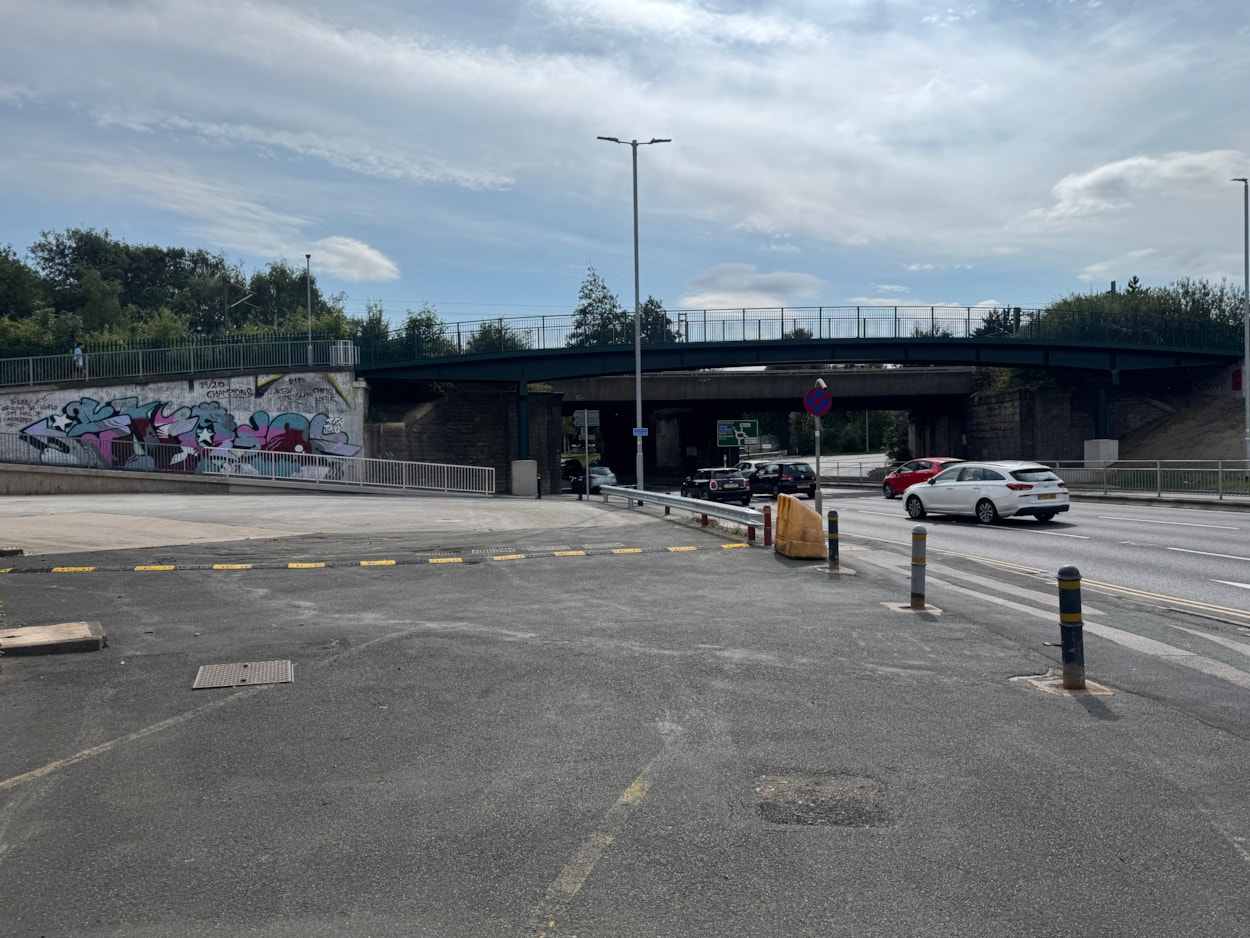 Completed Wellington Road footbridge 2