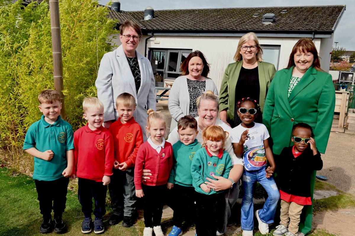 Cllr Cowan and Cllr Sangster congratulate Flowerbank ECC on their recent inspection
