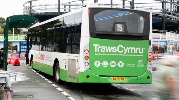 T5 TrawsCymru-2 cropped