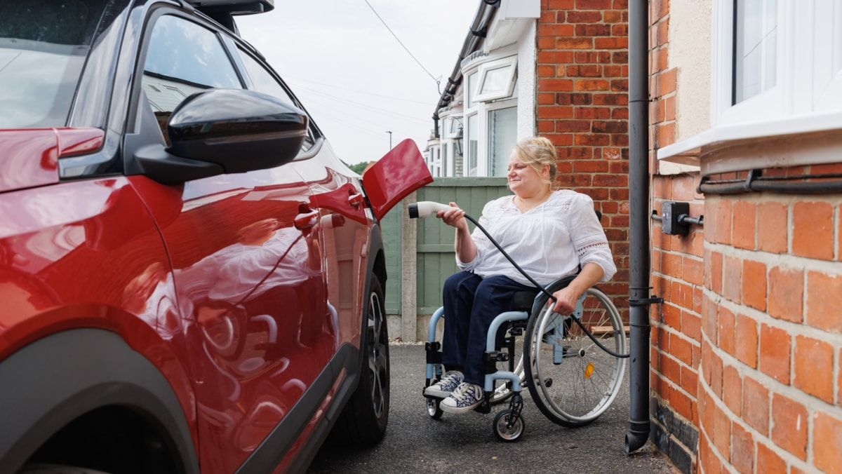 Motability Operations and Nissan announce strategic British-built Vehicle-to-Grid partnership to help reduce EV running costs: EV Transition - Image cropped
