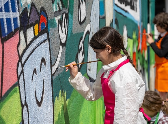 child-painting-mural-2