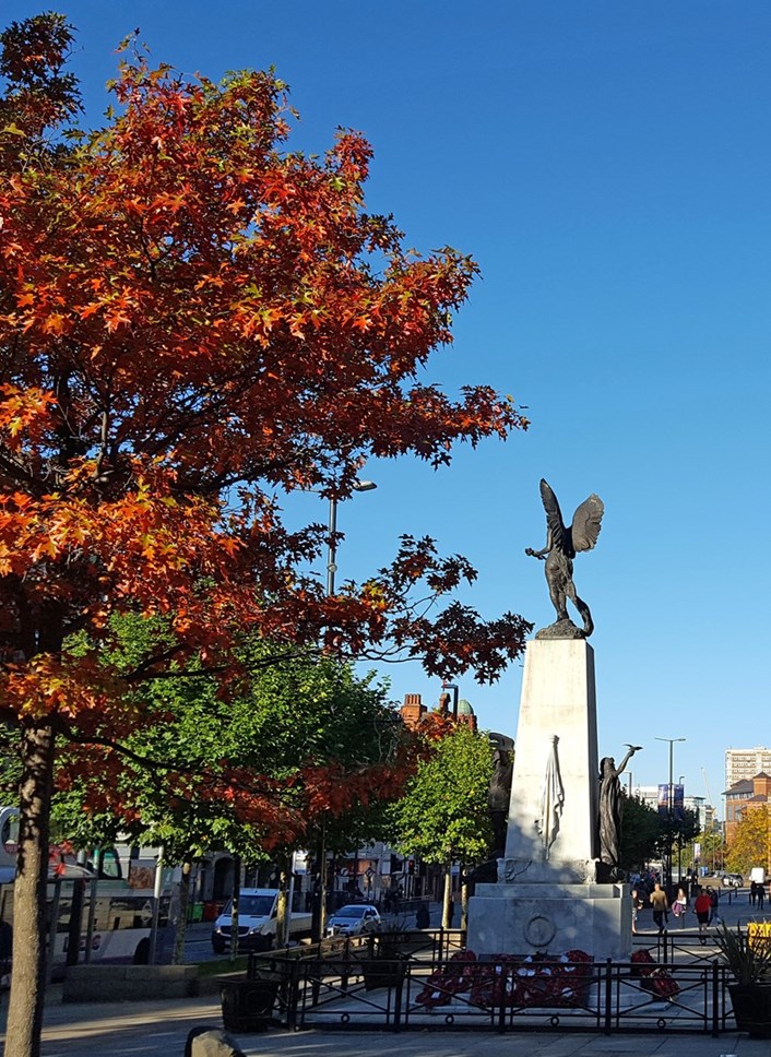 Lord Mayor to lead Remembrance Sunday tributes in Leeds: War Memorial