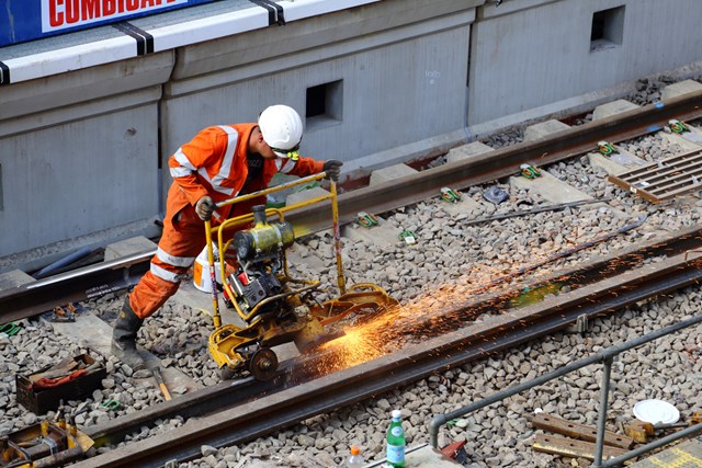 Passengers reminded to check their journeys as £800 million Waterloo Upgrade continues: Waterloo 17 Aug Img3