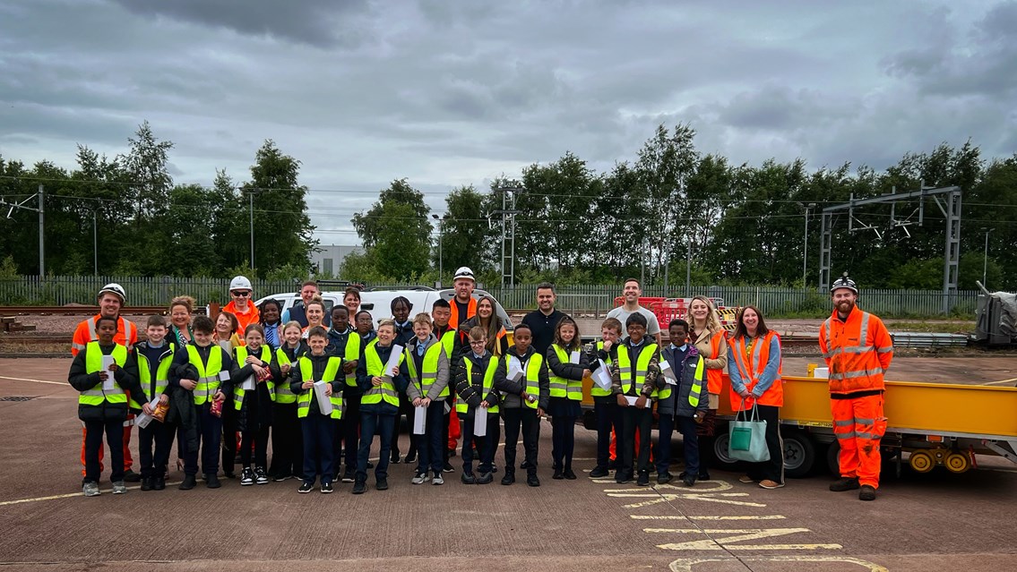 Glasgow school pupils learn more about Scotland’s railway: Group Shot. Afternoon Visit.