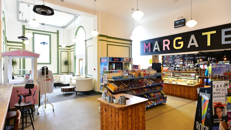 Southeastern and Network Rail Alliance celebrate the completion of £2.6 million station improvements programme: Margate coffee shop