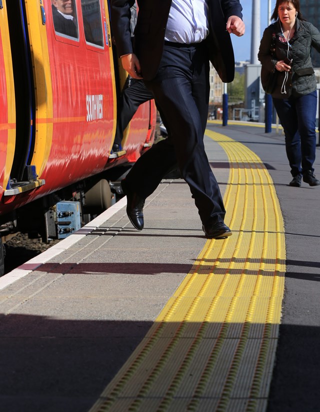 IMG 2609: New platform surface on 7 and 8 at Vauxhall