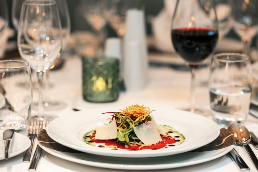 SHP Panorama Food SotR INT 20121