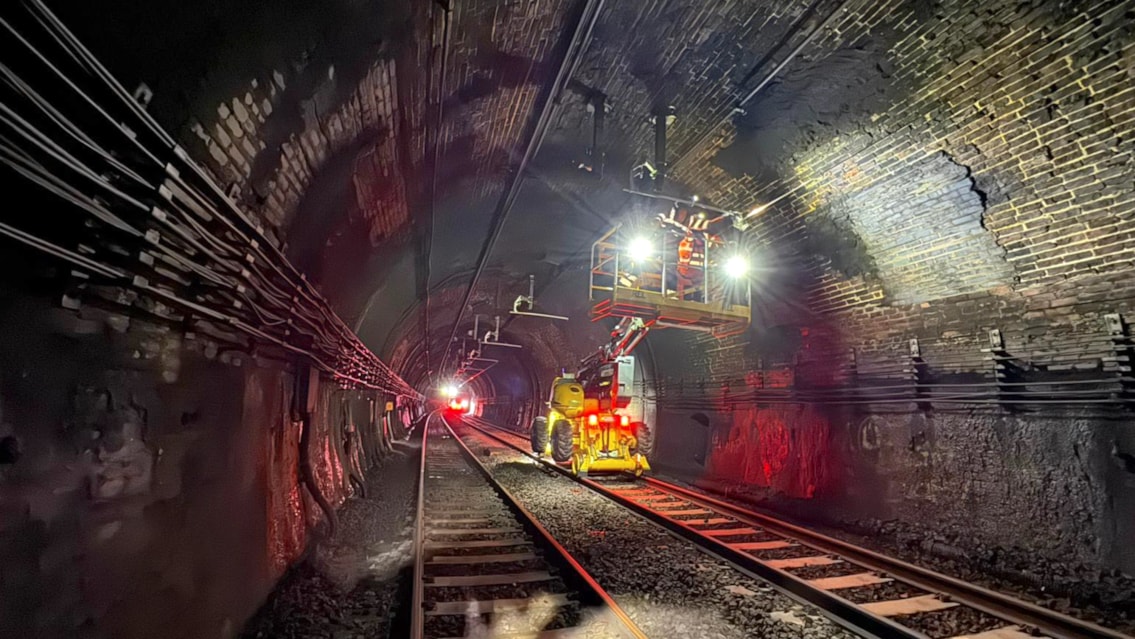 Innovative Severn Tunnel upgrade to transform key rail link between South Wales and England: Working inside Severn Tunnel 2025 16.9