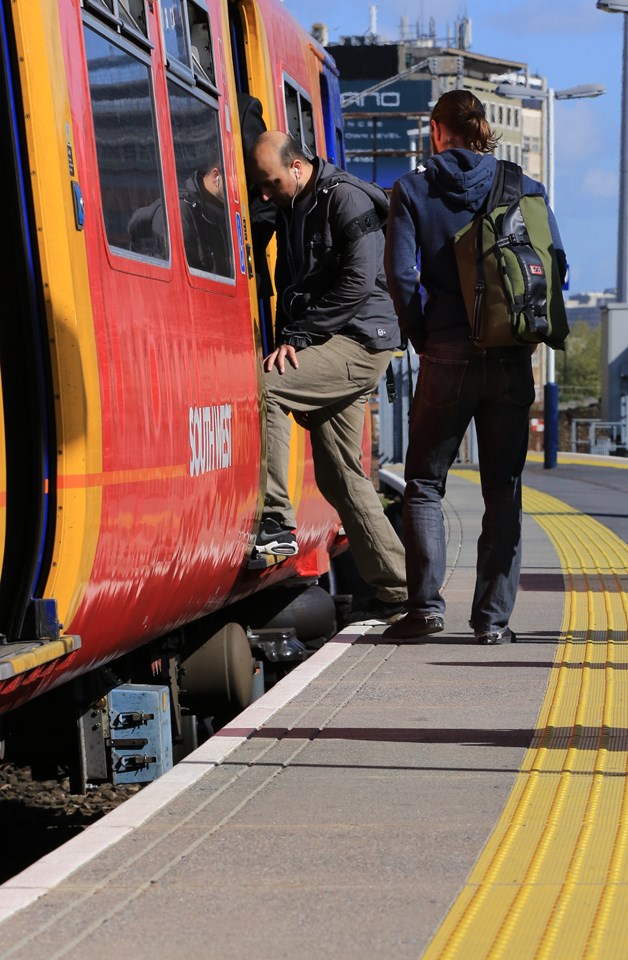 IMG 2613: New platform surface on 7 and 8 at Vauxhall