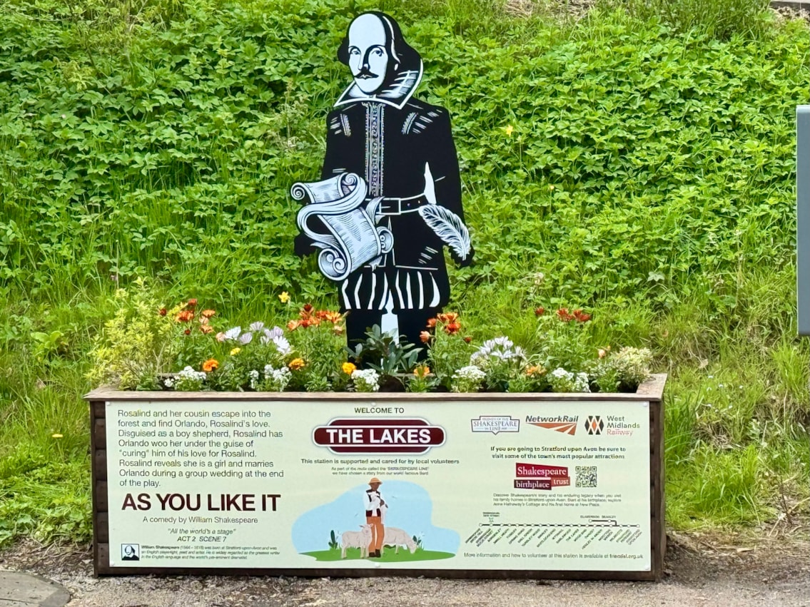 The Lakes Shakespeare statue
