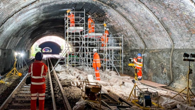 Impressive footage released halfway through Merseyrail tunnel upgrades: Wide shot of St James Tunnel