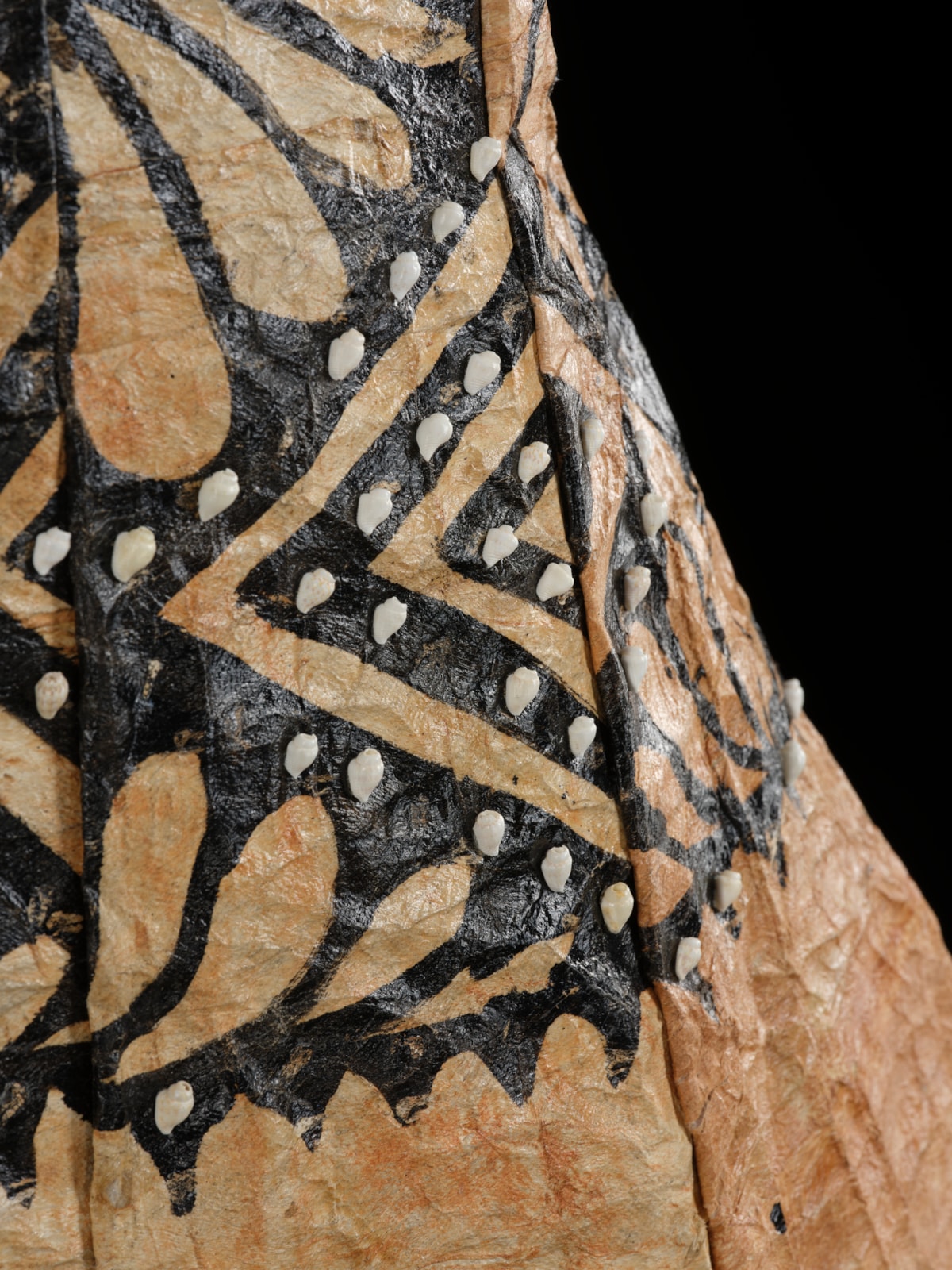 Barkcloth wedding dress designed by Hupfeld Evers Hoerder. Image © National Museums Scotland 3