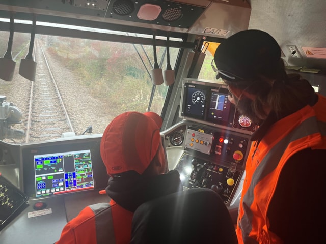 Grinder cab with ETCS DMI screen