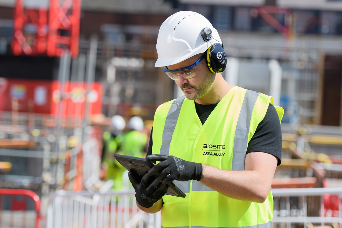 Health and Safety Passport System - Biosite: Midlands based company Biosite has helped HS2 to deliver a new Health and Safety Passport System across the HS2 project.

Tags: Health and Safety, Safe at Heart, Contractor, Staff, Personnel.