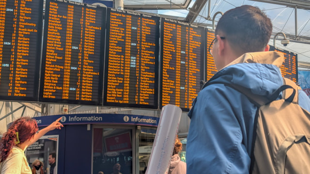 West Coast Main Line passengers urged to plan ahead as hot weather continues: Manchester Piccadilly passengers2