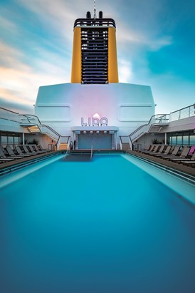 Saga Cruises - Spirit of Discovery -The Lido
