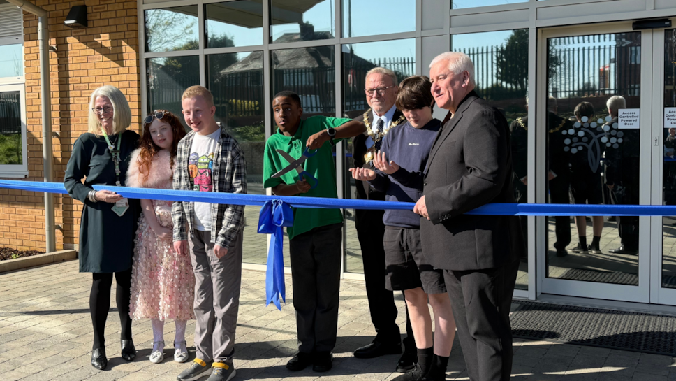 Headteacher Marie Hunter, pupils, the Mayor of Dudley and Council Leader Cllr Patrick Harley open the new Pens Meadow School-3