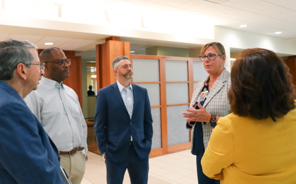 W.-L.-Gore-Visit-to-Union-Hospital-22